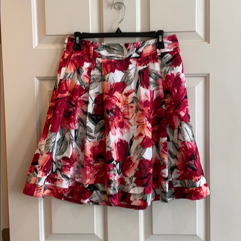 White House Black Market Skirt